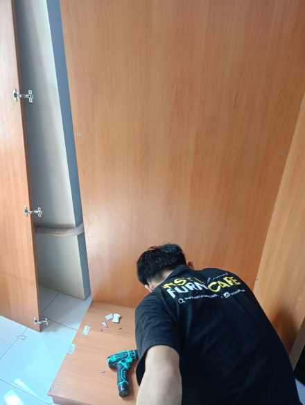 Jasa bongkar pasang lemari